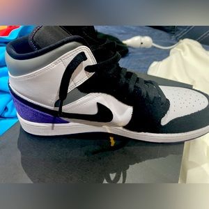 Air Jordan 1 Mid